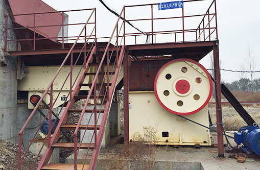 砂石生產線設備使用顎式破碎機的優勢